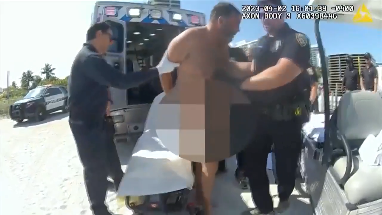 47-year-old naked man gets accused of aggravated battery on an officer in Miami Beach - WSVN 7News | Miami News, Weather, Sports - Vimarsana News
