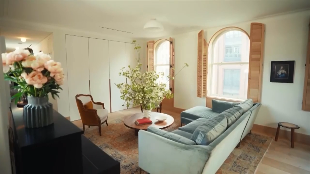 Home away from home: Amanda Seyfried gives tour of her New York City apartment