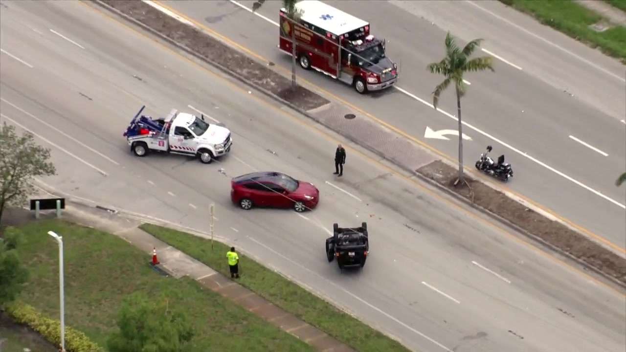 Pregnant woman hospitalized after 2-vehicle crash in Deerfield Beach ...