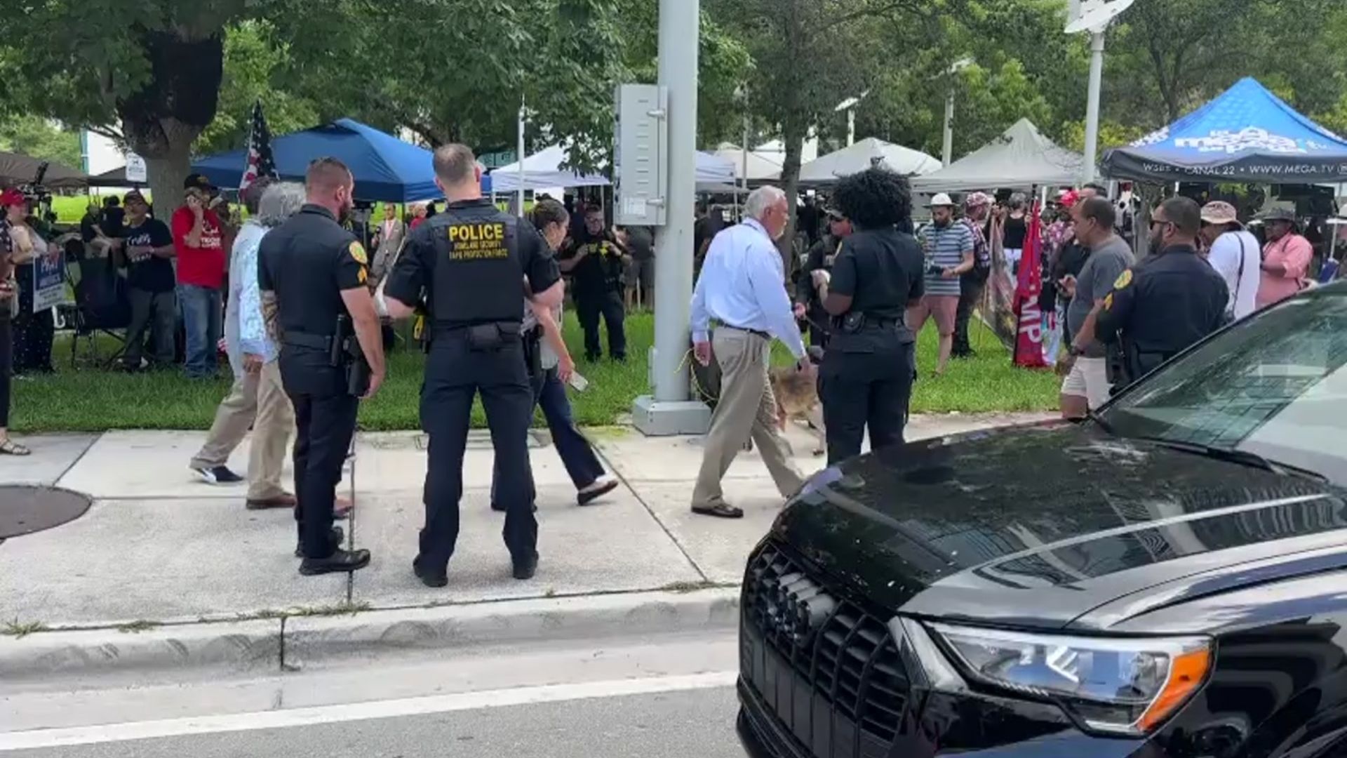 Outside of Miami court where Trump will appear media so far outnumber protesters  WSVN 7News  Miami News Weather Sports  Fort Lauderdale Outside of Miami court where Trump will appear media so far outnumber protesters  WSVN 7News  Miami News Weather Sports  Fort Lauderdale