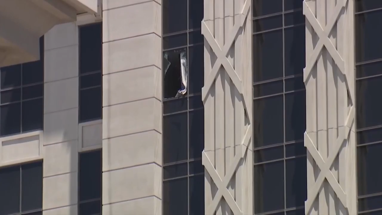 Hostage freed after hourslong standoff at Las Vegas Strip resort room