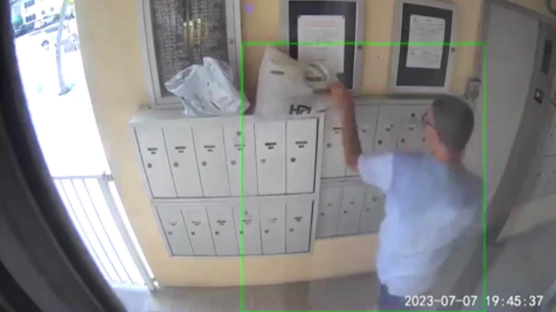 Fort Lauderdale woman says DoorDash delivery driver stole package from her apartment complexs mail room WSVN 7News Miami News Weather Sports Fort Lauderdale Fort Lauderdale woman says DoorDash delivery driver stole package from her apartment complexs mail room WSVN 7News Miami News Weather Sports Fort Lauderdale