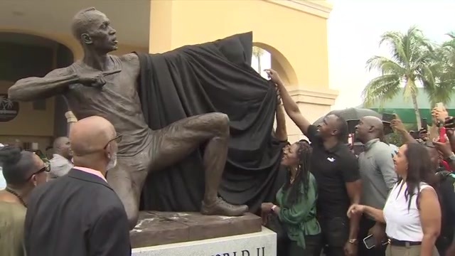 Olympic sprinter Usain Bolt attends statue unveiling at Ansin Sports Advanced in Miramar, presents guidance to youthful athletes – WSVN 7News | Miami Information, Climate, Athletics | Fort Lauderdale