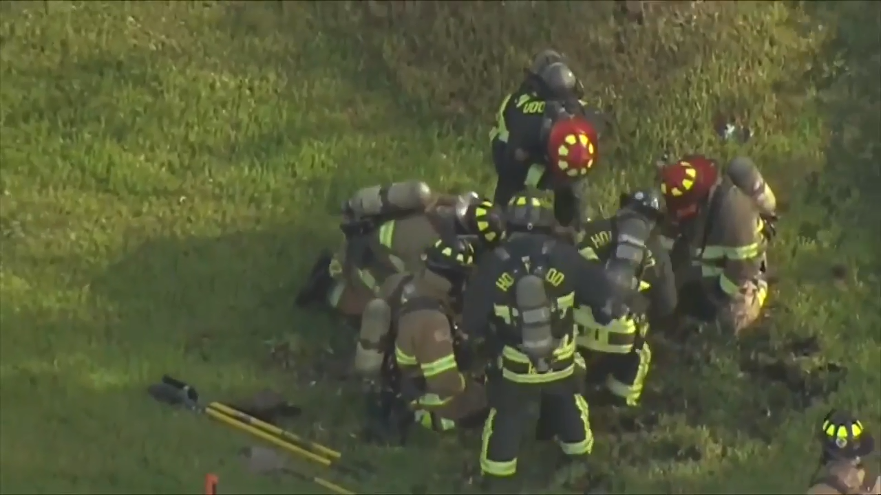 Firefighters cap gas leak in Pembroke Pines WSVN 7News Miami News, Weather, Sports Fort