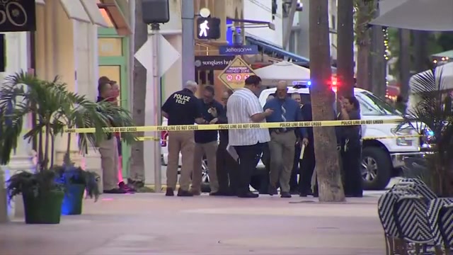 Man dies after hostage situation on Lincoln Road ends in officerinvolved shooting police say  WSVN 7News  Miami News Weather Sports  Fort Lauderdale