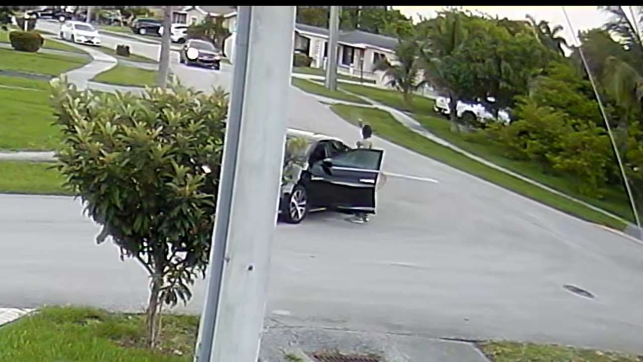 BSO: Gunman rips necklace then opens fire at victim in Lauderdale Lakes - WSVN 7News | Miami News, Weather, Sports - Vimarsana News