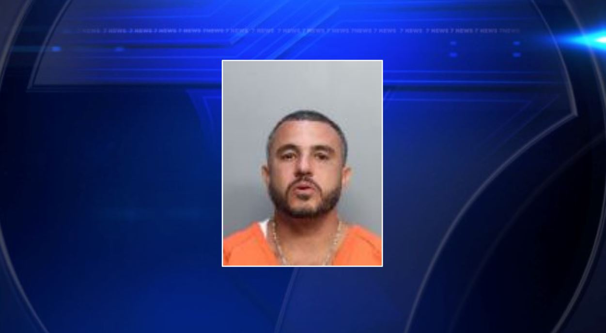 Miami man arrested after fleeing police leaving dog trapped in hot car WSVN 7News Miami News Weather Sports Fort Lauderdale Miami man arrested after fleeing police leaving dog trapped in hot car WSVN 7News Miami News Weather Sports Fort Lauderdale