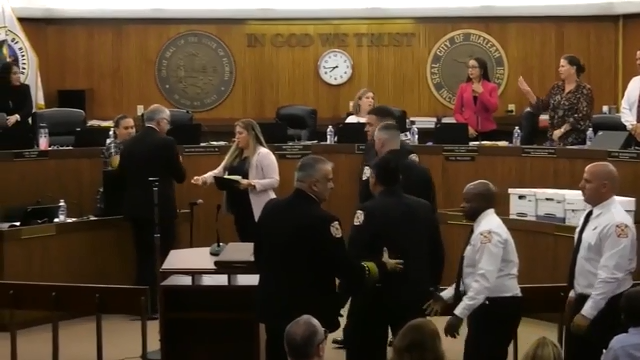 Group of firefighters honored for helping deliver babies in Hialeah - WSVN 7News | Miami News, Weather, Sports - Vimarsana News