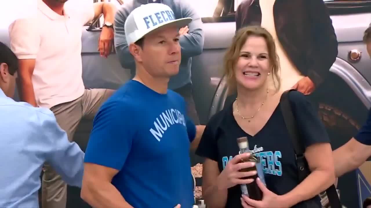 Mark Wahlberg surprises fans at Publix Liquors in Cooper City to promote tequila brand WSVN 7News Miami News Weather Sports Fort Lauderdale Mark Wahlberg surprises fans at Publix Liquors in Cooper City to promote tequila brand WSVN 7News Miami News Weather Sports Fort Lauderdale