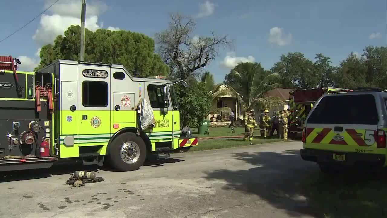 No injuries after fire breaks out at NW Miami-Dade duplex - WSVN 7News ...