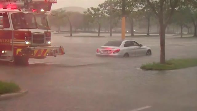 Relentless downpours cause flooding stalled vehicles across Broward County  WSVN 7News  Miami News Weather Sports  Fort Lauderdale