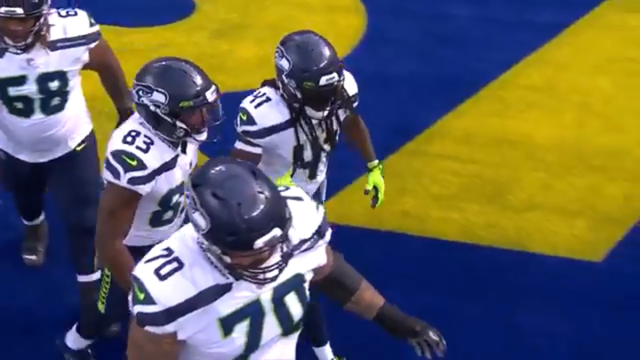 Alex Collins, former Seahawks and Ravens jogging back again, killed in bike crash at age 28 – WSVN 7News | Miami News, Climate, Athletics | Fort Lauderdale
