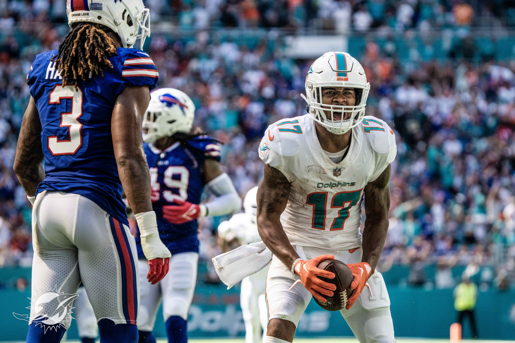 Miami’s Jaylen Waddle clears concussion protocols, LB Jaelan Phillips ruled out Sunday vs. Charges – WSVN 7News | Miami News, Weather, Sports activities | Fort Lauderdale