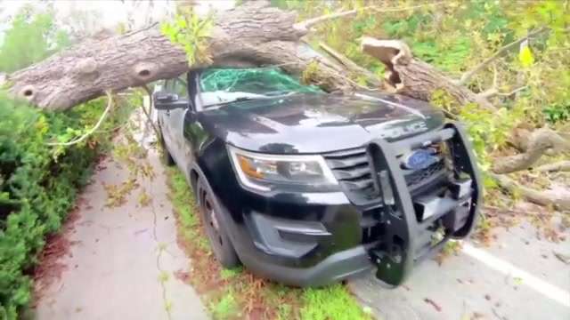 Thousands without power and 1 dead after Atlantic storm Lee pummels New England and Maritime Canada - WSVN 7News | Miami News, Weather, Sports - Vimarsana News