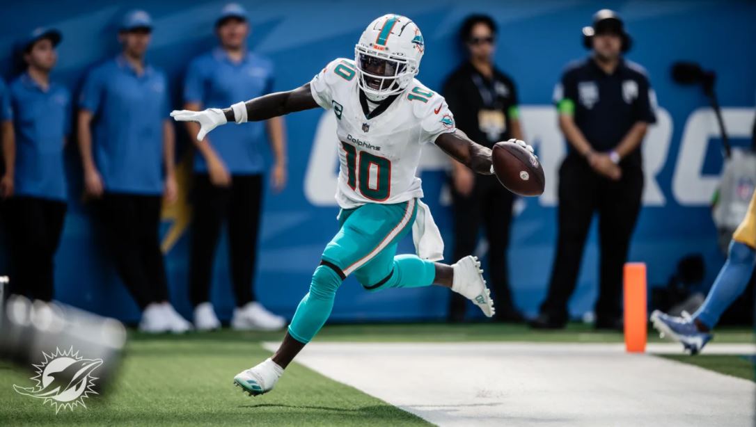 Dolphins’ WR Tyreek Hill named AFC Offensive Participant of the Month – WSVN 7Information | Miami News, Weather, Sports | Fort Lauderdale