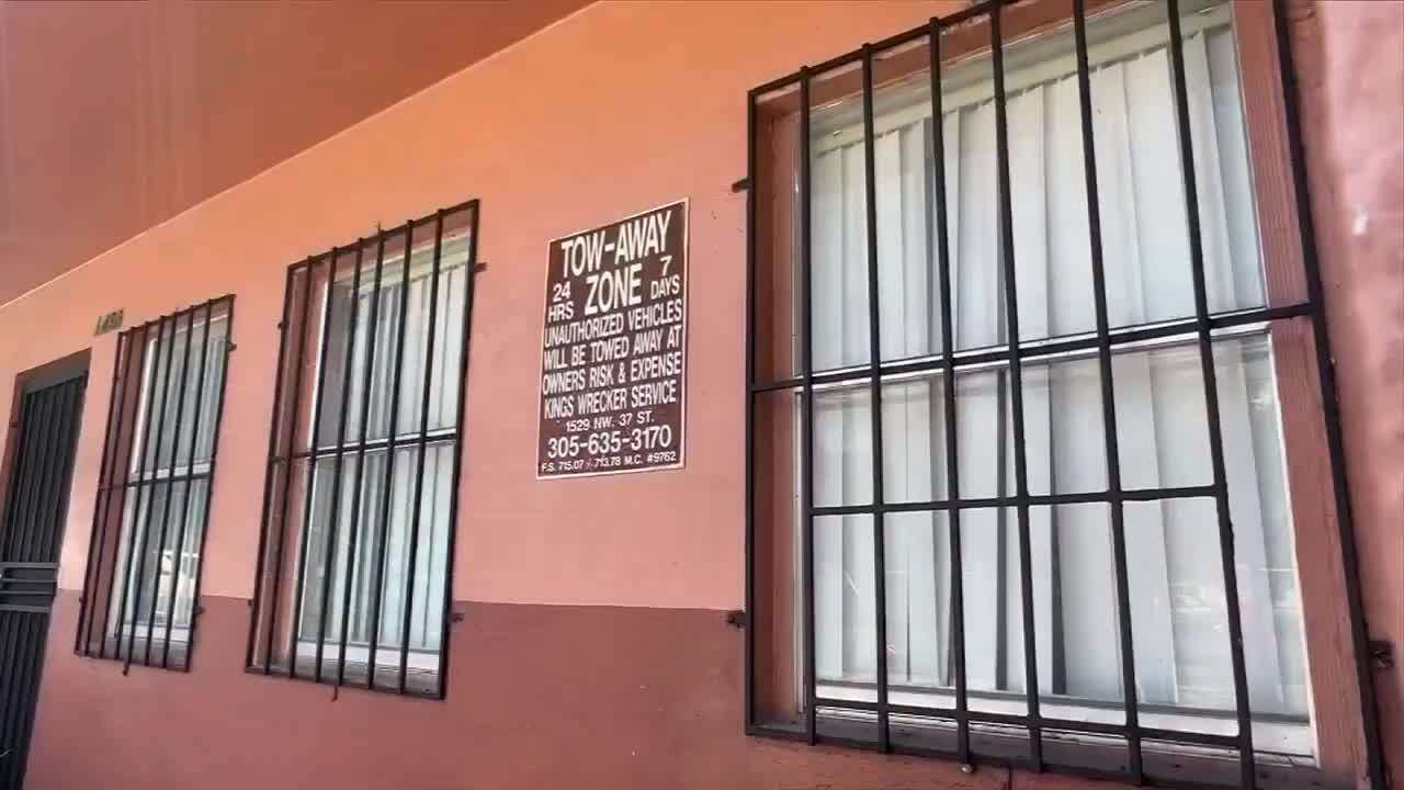 Demolish building over drywall? - WSVN 7News | Miami News, Weather, Sports - Vimarsana News