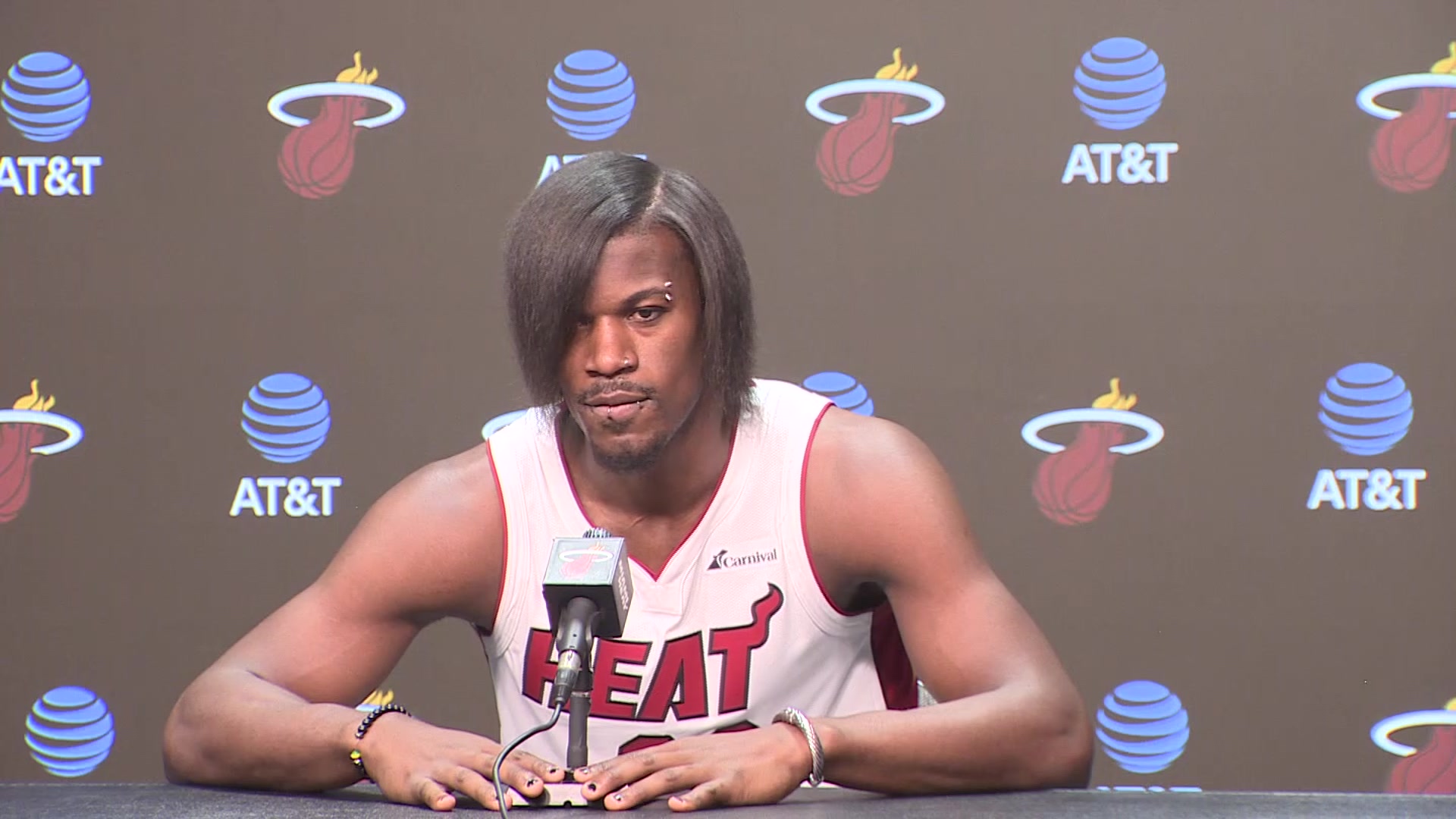 Miami Heat ahead Jimmy Butler brings again ‘emo’ glimpse as star of Tumble Out Boy’s new new music online video – WSVN 7News | Miami Information, Weather, Sports activities | Fort Lauderdale
