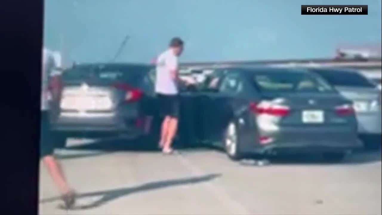 Good Samaritan says he tried to stop a former federal prosecutor from allegedly stabbing a driver after a crash on a Florida highway - WSVN 7News | Miami News, Weather, Sports - Vimarsana News