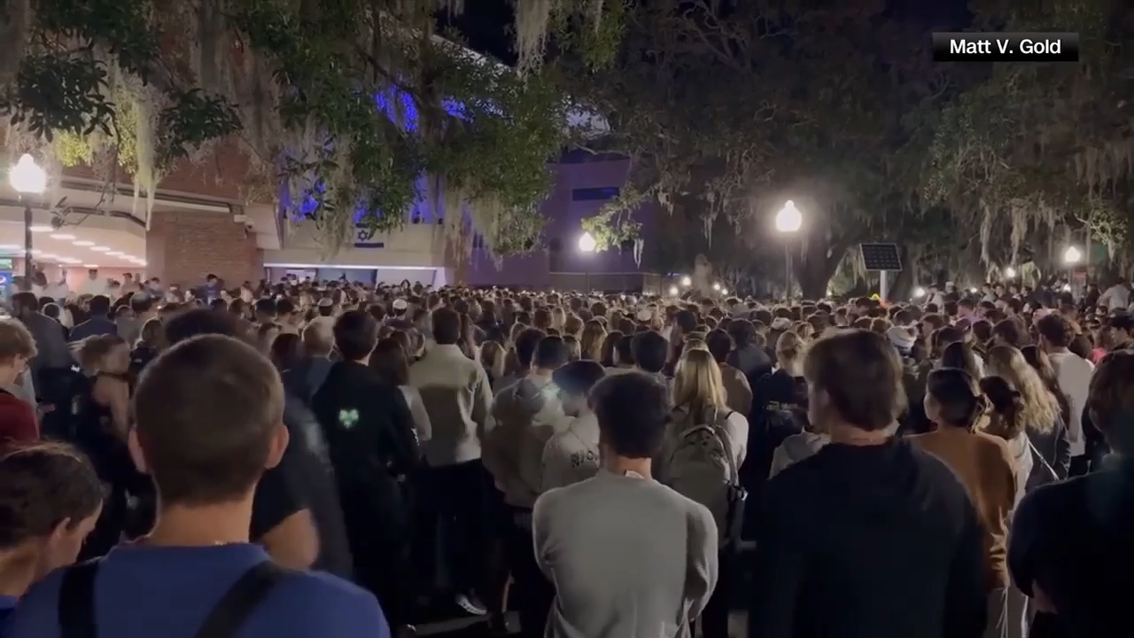Stampede erupts at pro-Israel vigil at University of Florida - WSVN 7News | Miami News, Weather, Sports - Vimarsana News