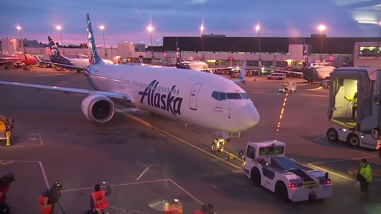 FAA investigating possible close call between two airliners at Portland