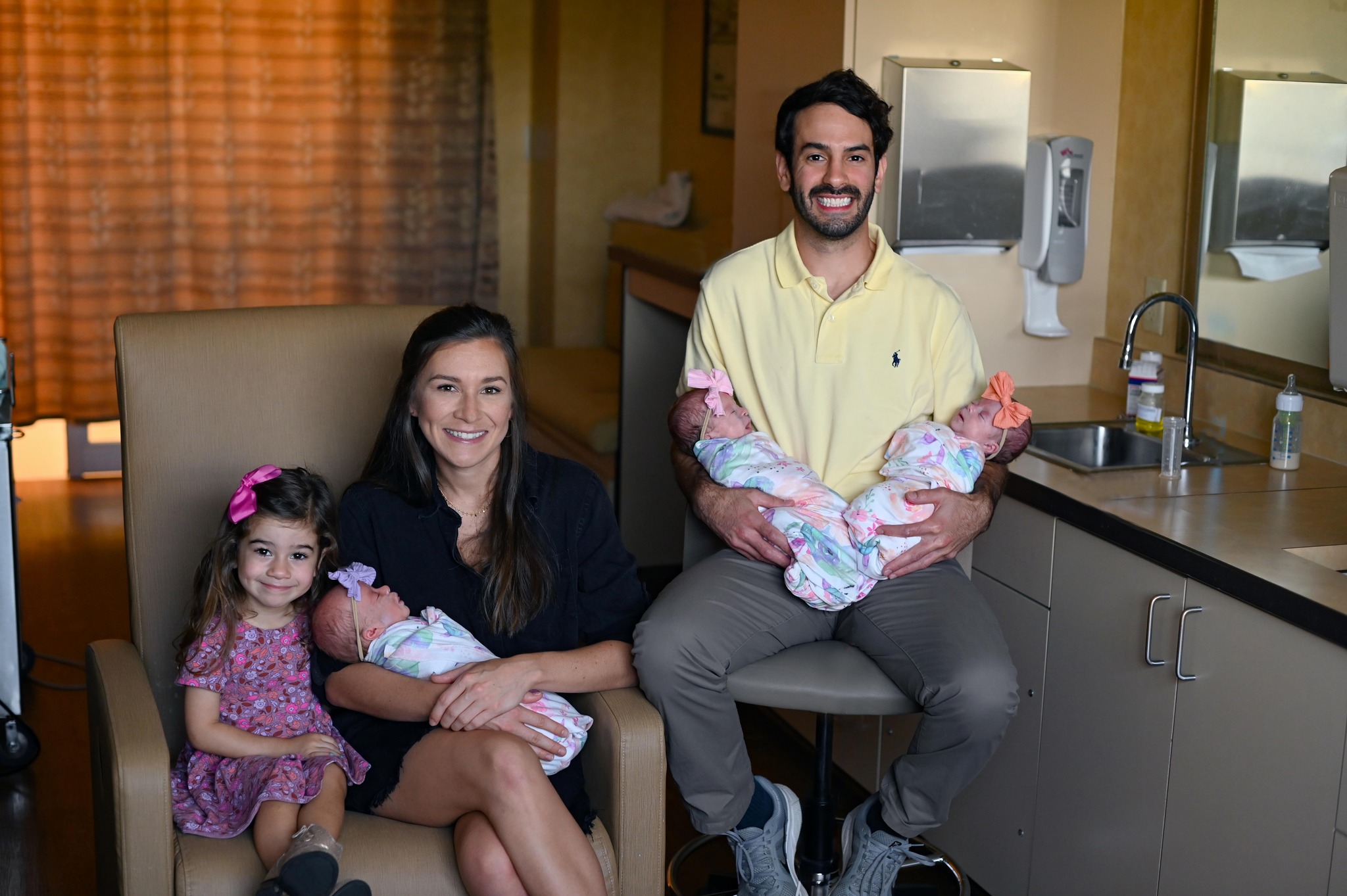 1-in-200-million-chance-family-naturally-conceives-triplets-wsvn