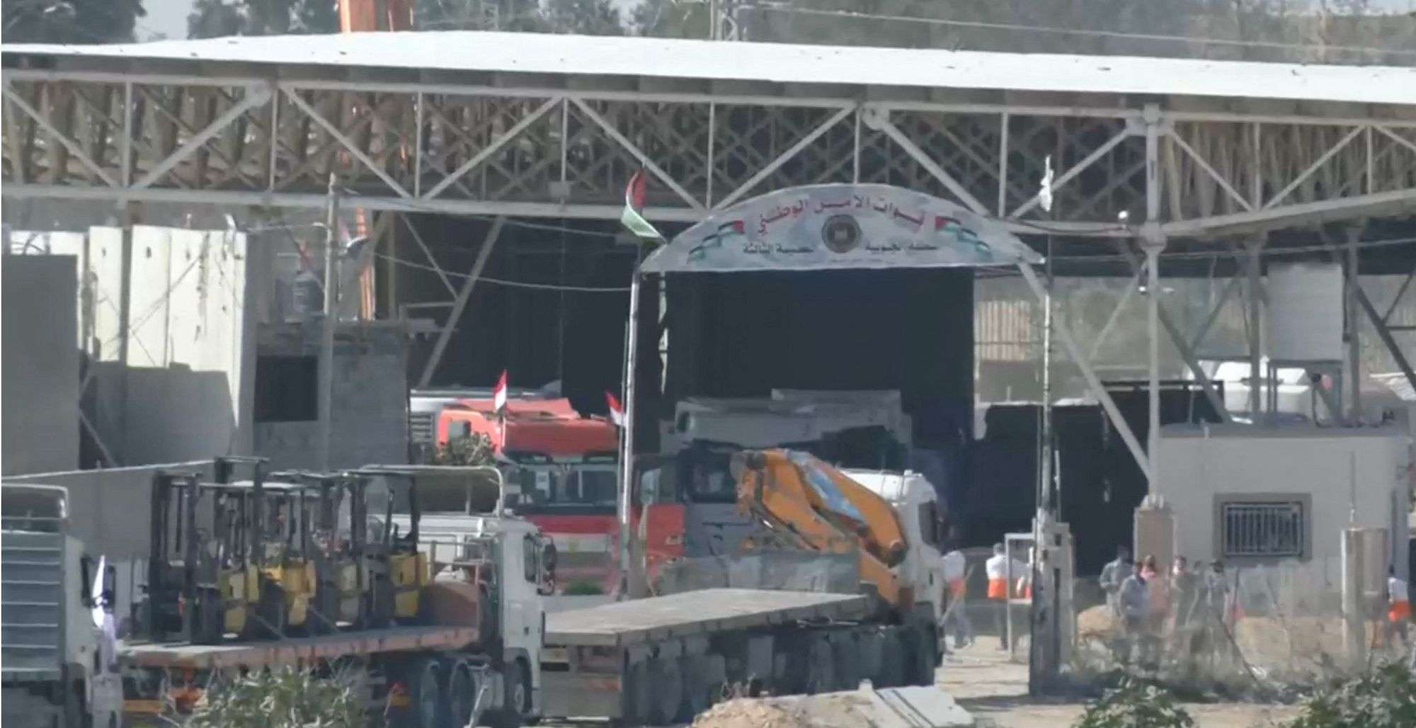 Egypt’s border crossing opens to let a trickle of desperately needed ...