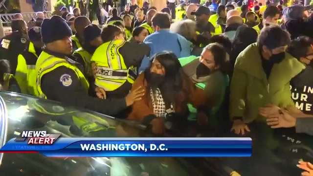 Police make arrests after protest outside Democratic HQ calling for cease-fire in Israel-Hamas war - WSVN 7News | Miami News, Weather, Sports - Vimarsana News