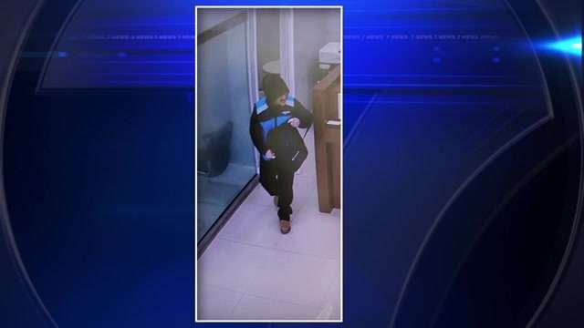 FBI searching for suspect in SW Miami-Dade bank robbery - WSVN 7News ...