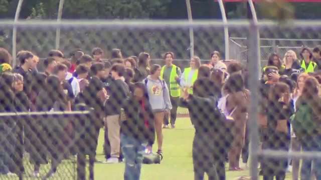 Monarch High students stage 2nd walkout protesting principal, staff reassignments over transgender athlete - WSVN 7News | Miami News, Weather, Sports - Vimarsana News