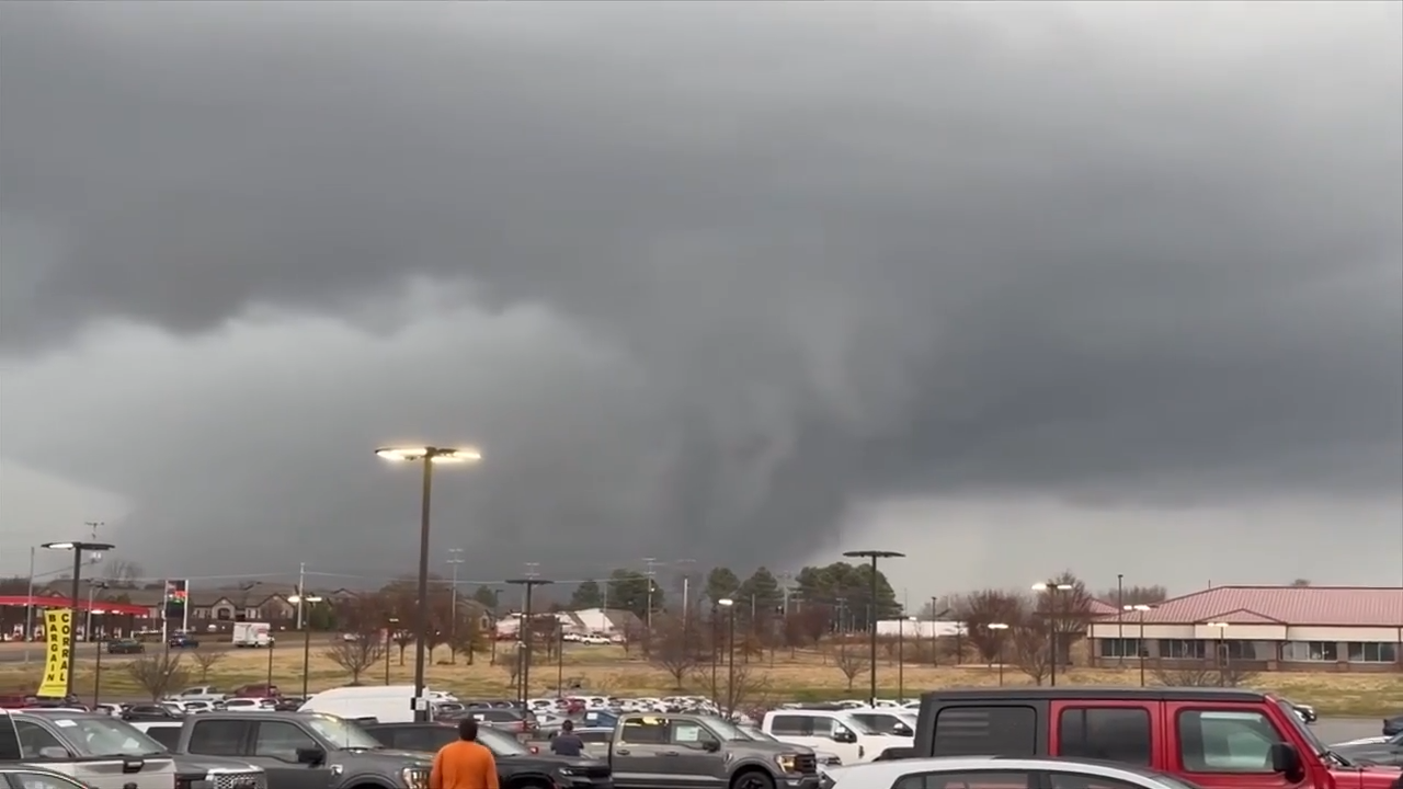 Deadly tornadoes leave thousands displaced or without power in Tennessee - WSVN 7News | Miami News, Weather, Sports - Vimarsana News