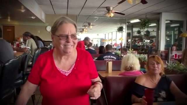 Longtime server at Miami diner grapples with streak of bad luck - WSVN 7News | Miami News, Weather, Sports - Vimarsana News