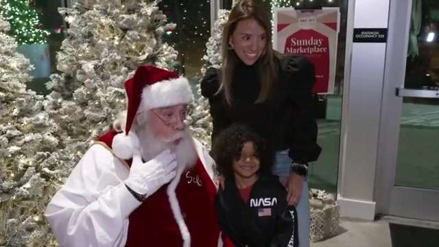 Santa and the Grinch to deck the halls at Shoma Bazaar's holiday-themed pop-up in Doral - WSVN 7News | Miami News, Weather, Sports - Vimarsana News