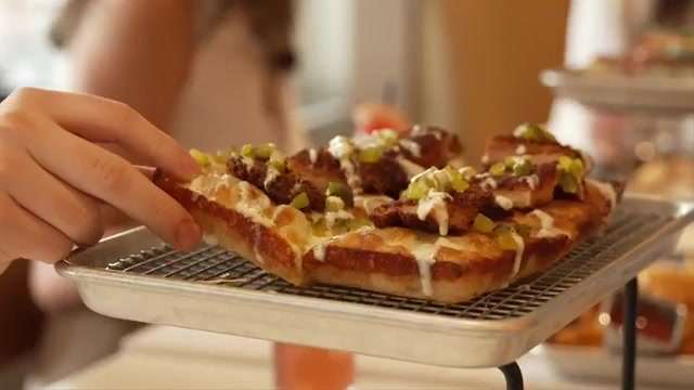 Detroit-style pizza and burger joint Emmy Squared opens Fort Lauderdale location - WSVN 7News | Miami News, Weather, Sports - Vimarsana News
