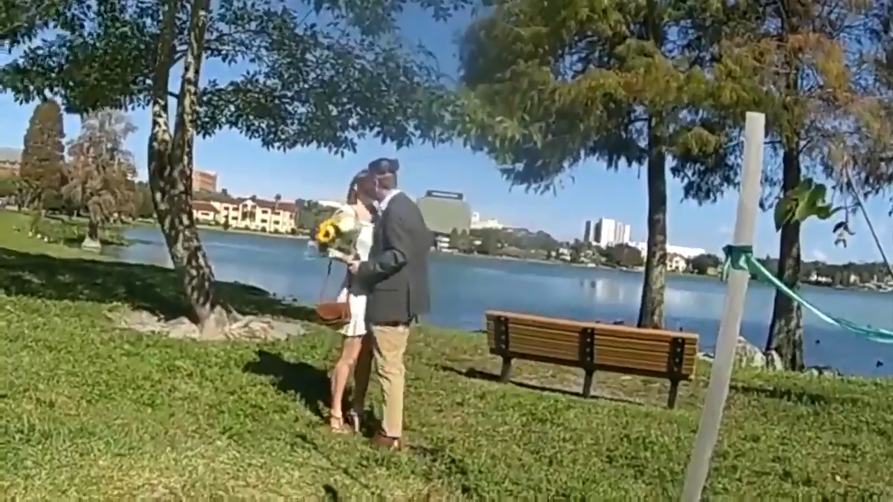 Lakeland Police officer helps man propose to girlfriend - WSVN 7News | Miami News, Weather, Sports - Vimarsana News