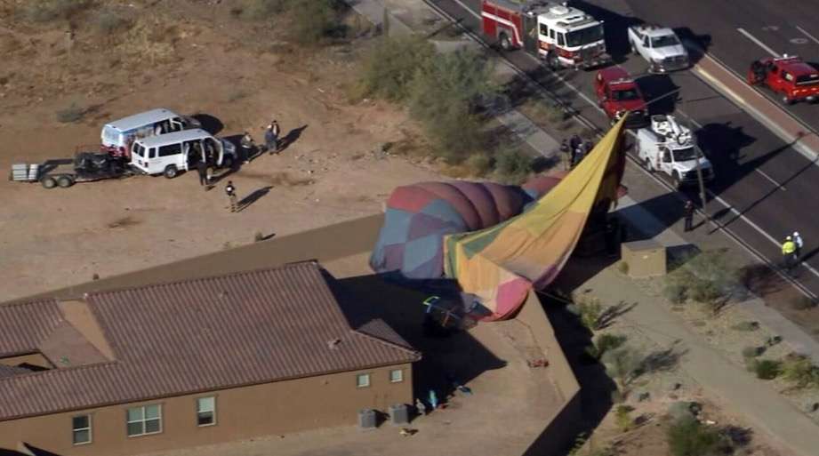 Hot air balloon makes hard landing in Phoenix neighborhood - WSVN 7News | Miami News, Weather, Sports - Vimarsana News