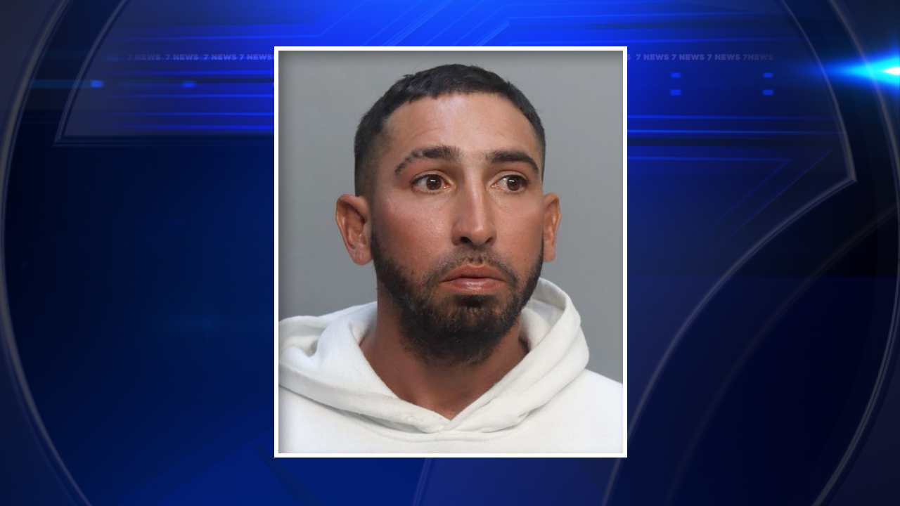 Miami man accused of drugging, sexually assaulting 11-year-old girl at Dolphin Mall - WSVN 7News | Miami News, Weather, Sports - Vimarsana News
