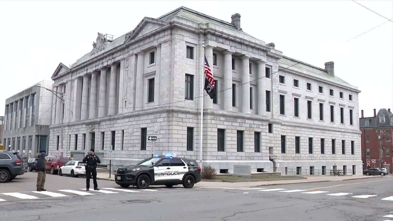 Bomb threats prompt evacuations of government buildings in several states, but no explosives found - WSVN 7News | Miami News, Weather, Sports - Vimarsana News
