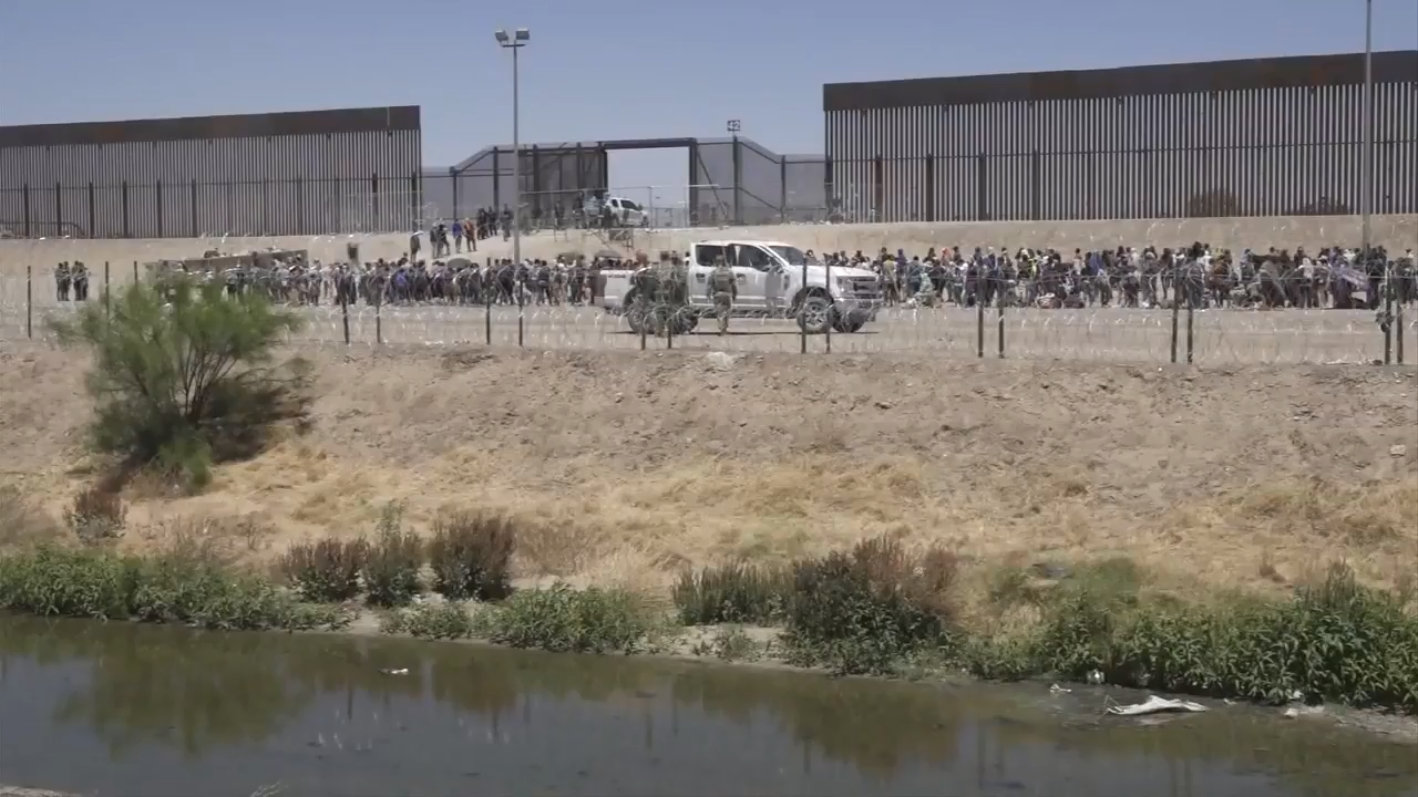 Mayor says Texas closed park without permission in border city where