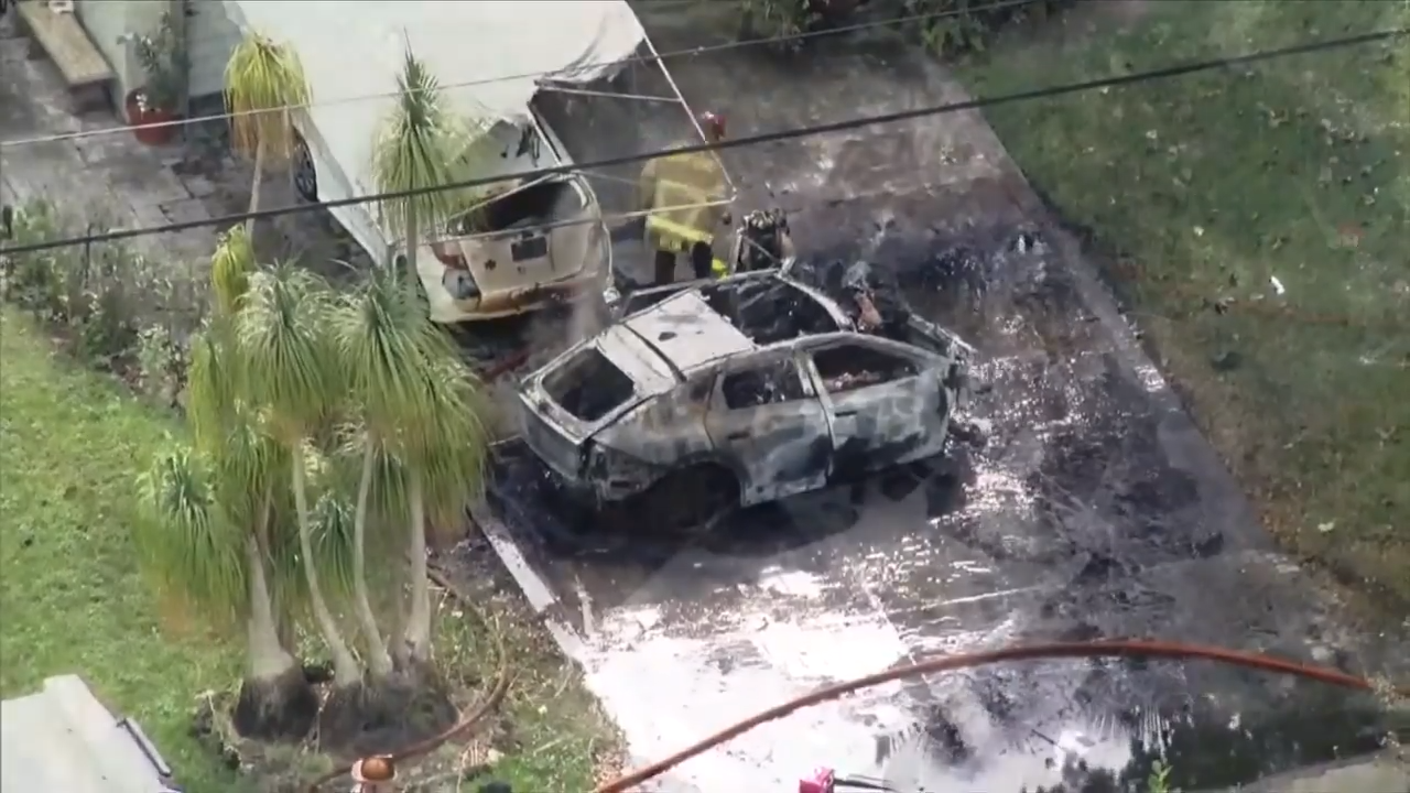 Fiery, fatal crash near Biscayne Park leaves 2 dead, 1 in critical