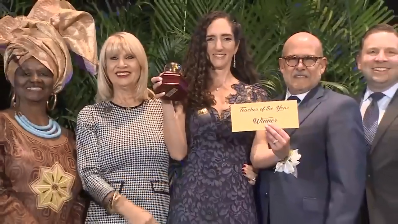 M-DCPS announces winner of Teacher of the Year title - WSVN 7News | Miami News, Weather, Sports - Vimarsana News