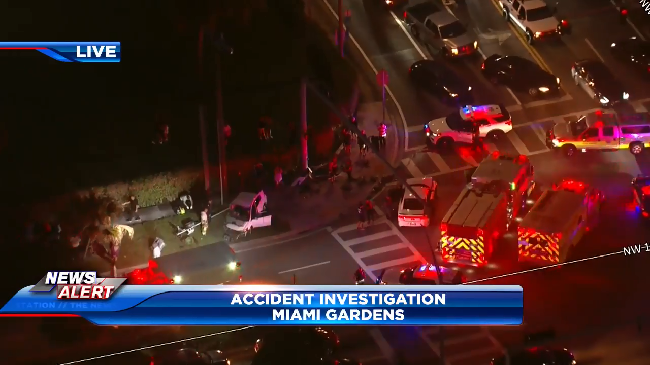 2 hospitalized following violent crash in Miami Gardens WSVN 7News