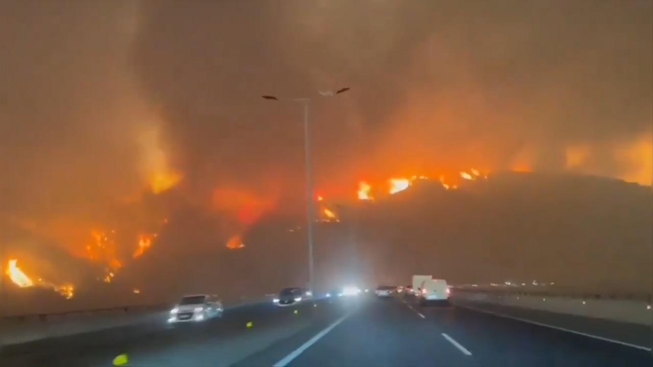 Los incendios forestales arden en el centro de Chile y matan al menos a 64 personas – WSVN 7News |  Noticias de Miami, clima, deportes.
