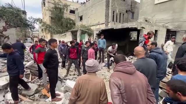 Israel vows to 'finish the job' in Gaza as War Cabinet member threatens a Ramadan deadline for Rafah - WSVN 7News | Miami News, Weather, Sports - Vimarsana News
