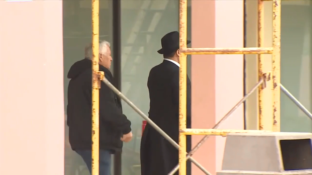 68-year-old Jewish man released from hospital after attack; suspect in custody - WSVN 7News | Miami News, Weather, Sports - Vimarsana News