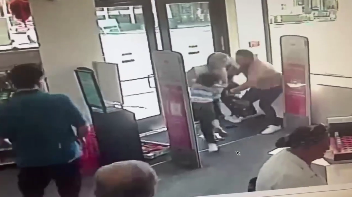 Surveillance video shows man attempting to kidnap child at Miami Beach ...