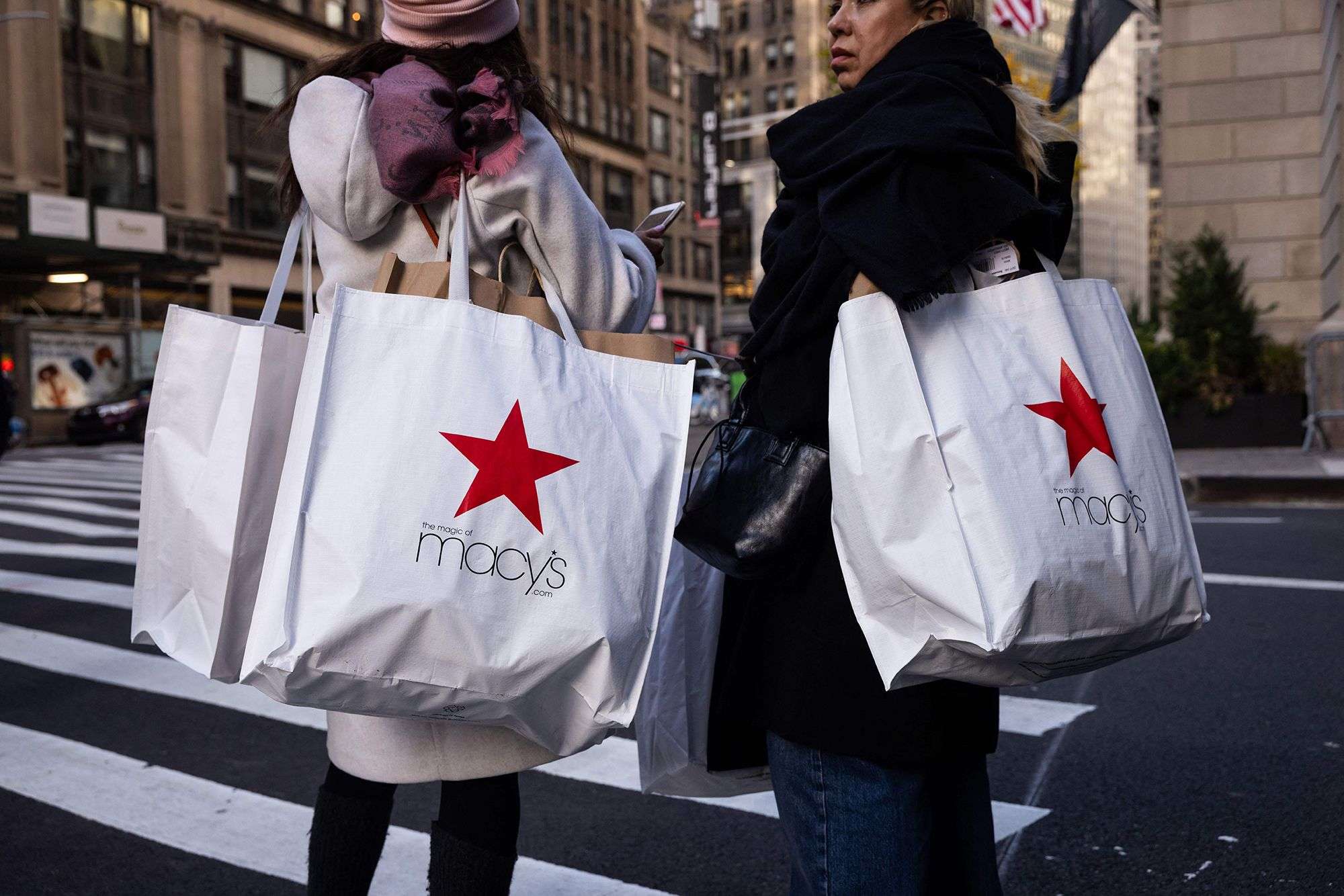 Macy's is closing 150 stores as part of a major turnaround effort - WSVN 7News | Miami News, Weather, Sports - Vimarsana News