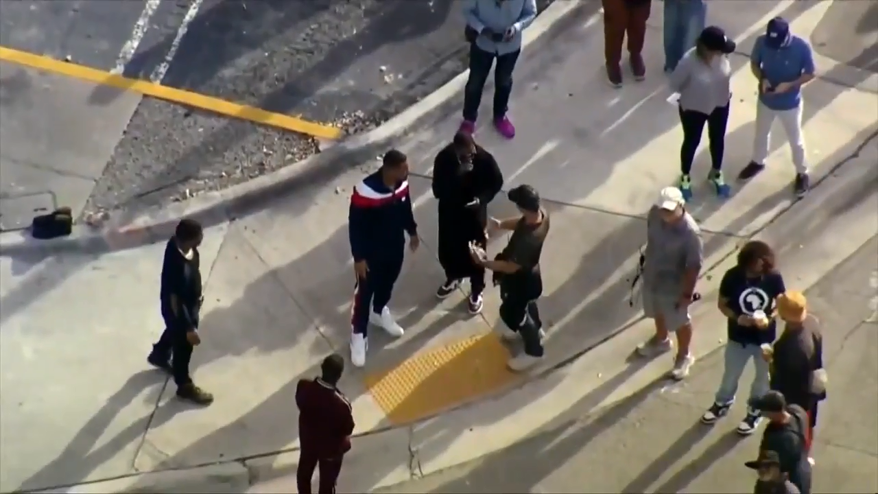 Fans catch glimpse of Martin Lawrence, Will Smith during filming of