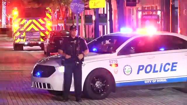 Gunman fatally shoots guard at CityPlace Doral's Martini Bar, is killed in police shootout; 7 injured include officer, bar's owner - WSVN 7News | Miami News, Weather, Sports - Vimarsana News