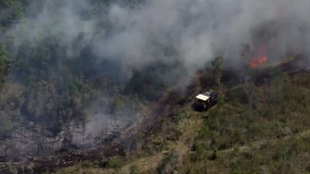Crews working to contain 2 brush fires in West Miami-Dade - WSVN 7News ...