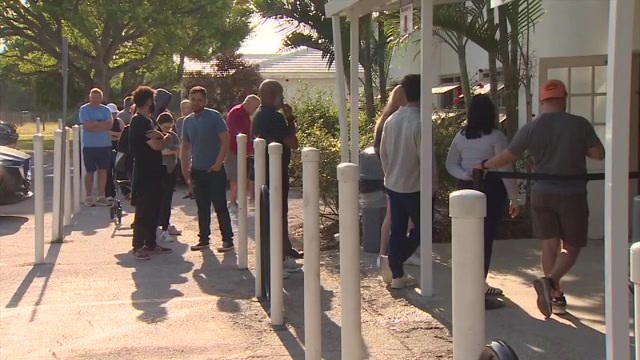 Customers wait in line as Knaus Berry Farm gets ready to close down ...